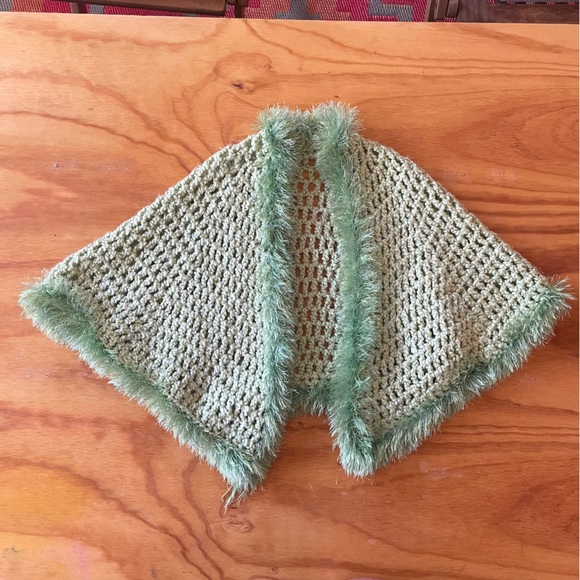 Hand-Knit Green Shall - Picture 1 of 4